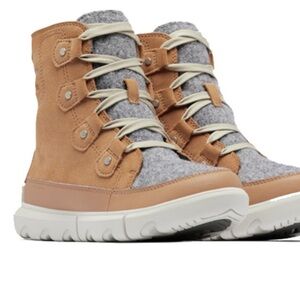 Sorel Boots. Joan Explorer Winter Boots. Size :8